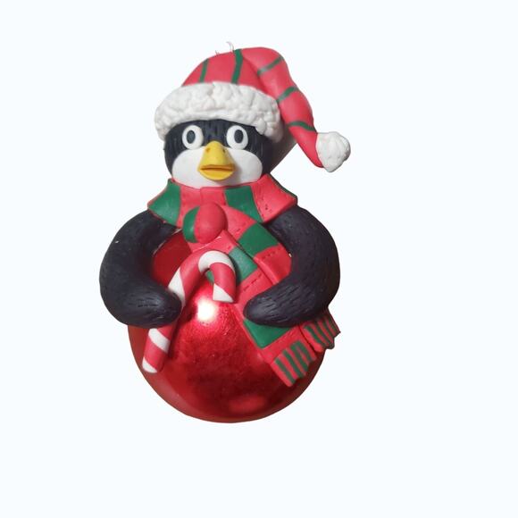 1997 Dayton Hudson Corporation Penguin Ornament 6" Tall Collectible - Picture 6 of 7
